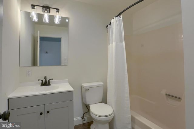 5708 OAK AVE, Harrisburg, PA 17112