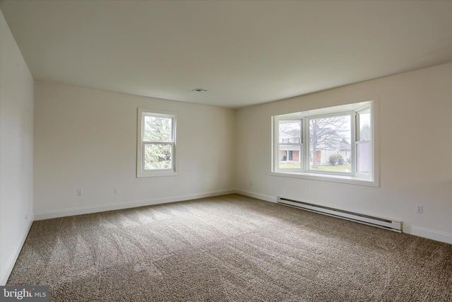 5708 OAK AVE, Harrisburg, PA 17112