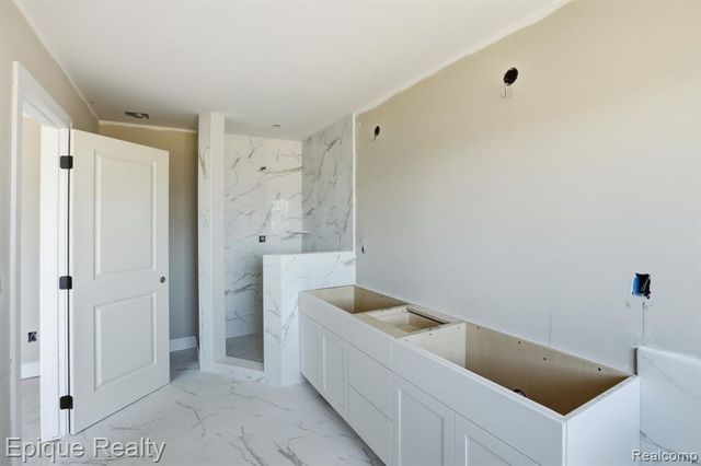 50605 Mistwood Drive, Macomb, MI 48042