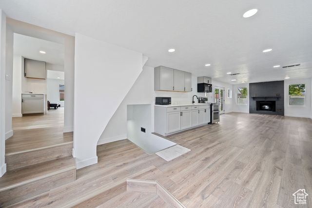 421 E SAUNDERS ST, Murray, UT 84107