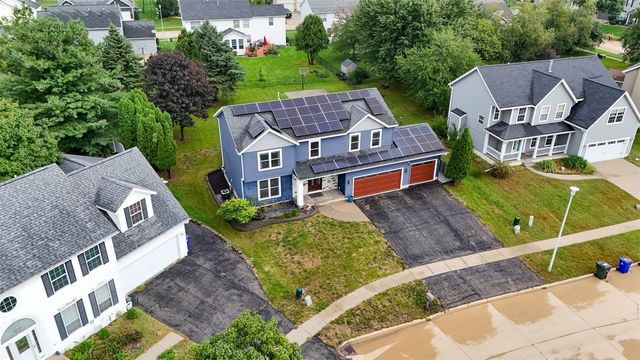7925 Foxfield Dr NE, Cedar Rapids, IA 52402