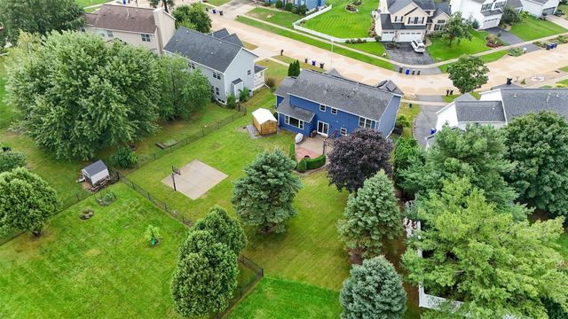 7925 Foxfield Dr NE, Cedar Rapids, IA 52402