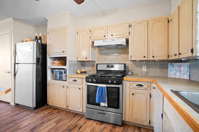 101 Taylor Street, Como, TX 75431