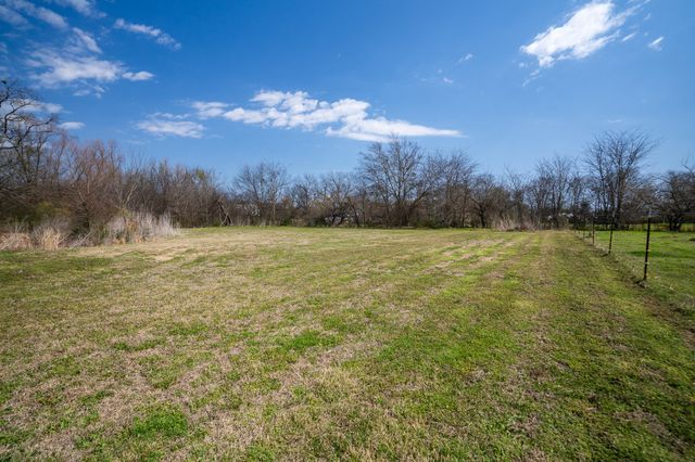 101 Taylor Street, Como, TX 75431