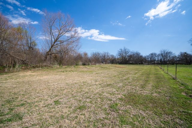 101 Taylor Street, Como, TX 75431