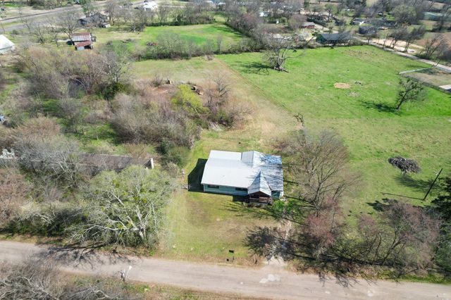 101 Taylor Street, Como, TX 75431