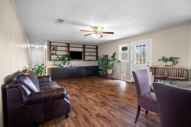 101 Taylor Street, Como, TX 75431