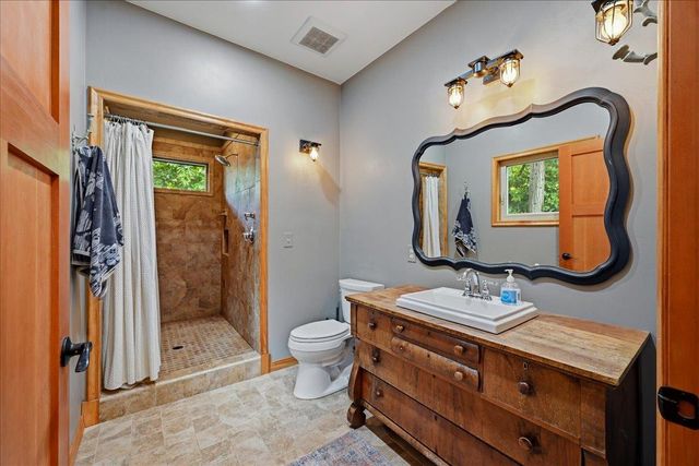 13216 Dogwood Ln, Grass Valley, CA 95945