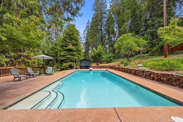 13216 Dogwood Ln, Grass Valley, CA 95945