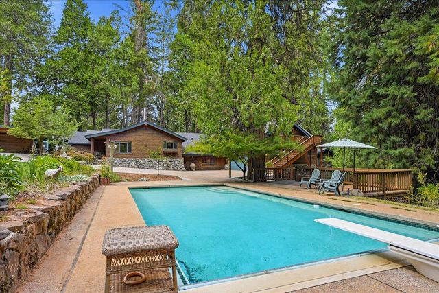 13216 Dogwood Ln, Grass Valley, CA 95945