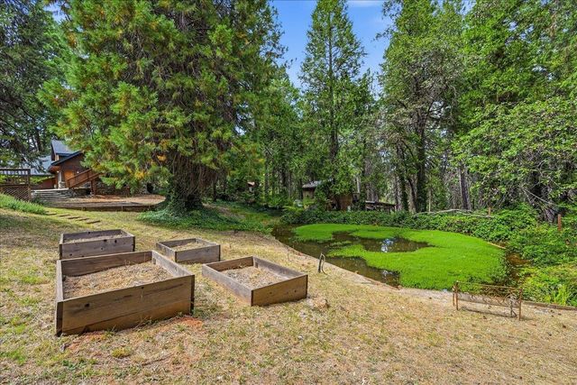 13216 Dogwood Ln, Grass Valley, CA 95945