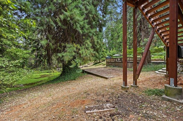 13216 Dogwood Ln, Grass Valley, CA 95945