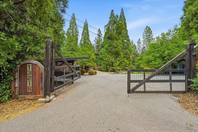 13216 Dogwood Ln, Grass Valley, CA 95945