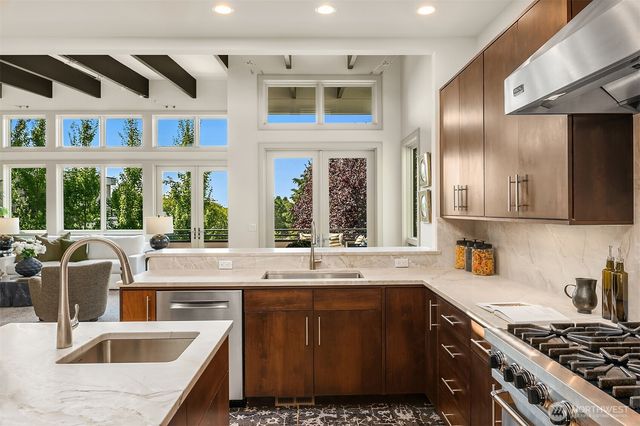 6515 106th Avenue NE, Kirkland, WA 98033