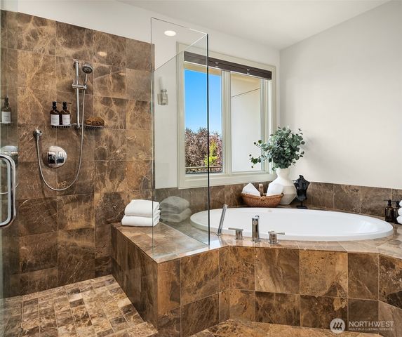 6515 106th Avenue NE, Kirkland, WA 98033