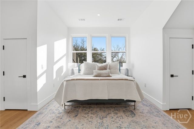 104 Pearl Street, Savannah, GA 31405