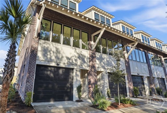 104 Pearl Street, Savannah, GA 31405