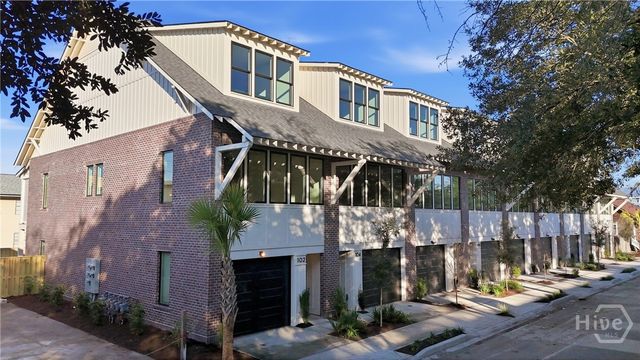 104 Pearl Street, Savannah, GA 31405