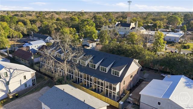 104 Pearl Street, Savannah, GA 31405