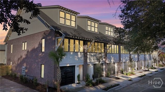 104 Pearl Street, Savannah, GA 31405