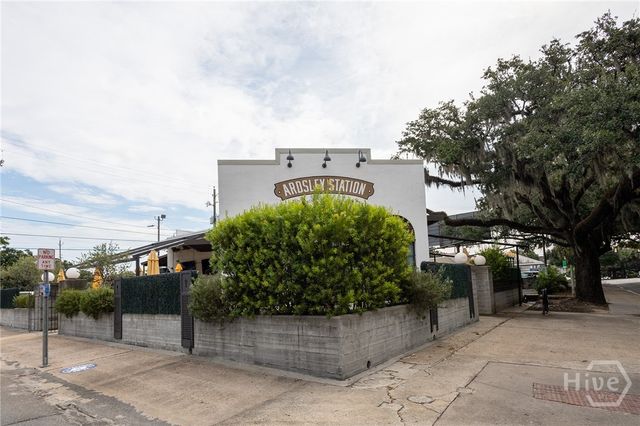 104 Pearl Street, Savannah, GA 31405