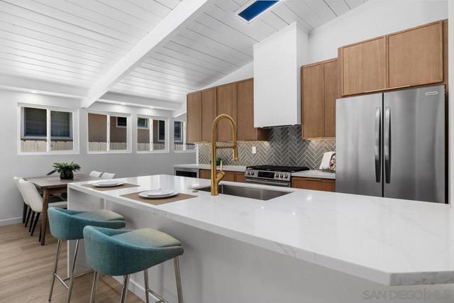5556 Baja Dr, San Diego, CA 92115