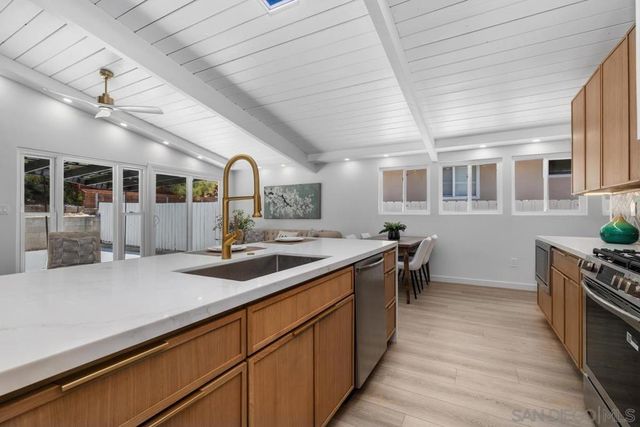 5556 Baja Dr, San Diego, CA 92115