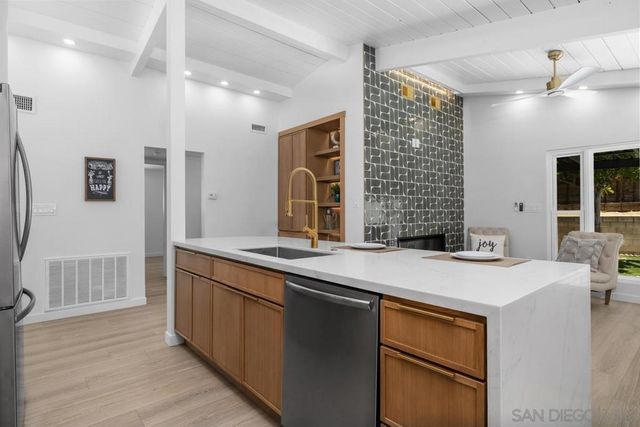 5556 Baja Dr, San Diego, CA 92115