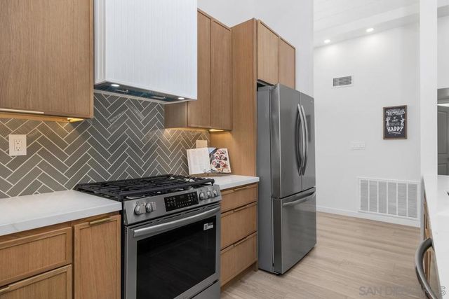 5556 Baja Dr, San Diego, CA 92115