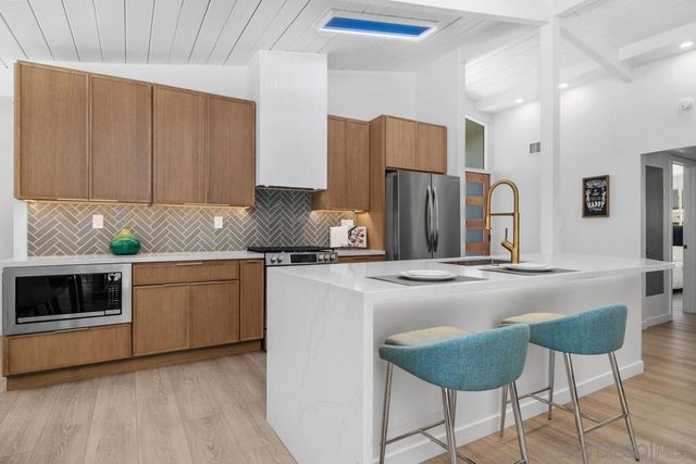 5556 Baja Dr, San Diego, CA 92115