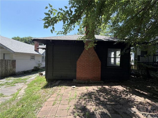 5705 Park Avenue, Kansas City, MO 64130