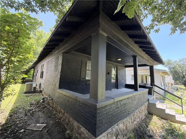 5705 Park Avenue, Kansas City, MO 64130