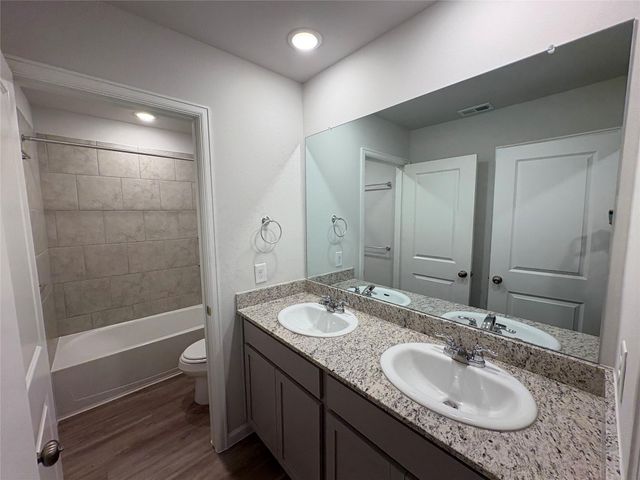 56 Valiant Ridge Trail, Magnolia, TX 77354