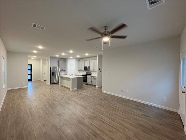 56 Valiant Ridge Trail, Magnolia, TX 77354