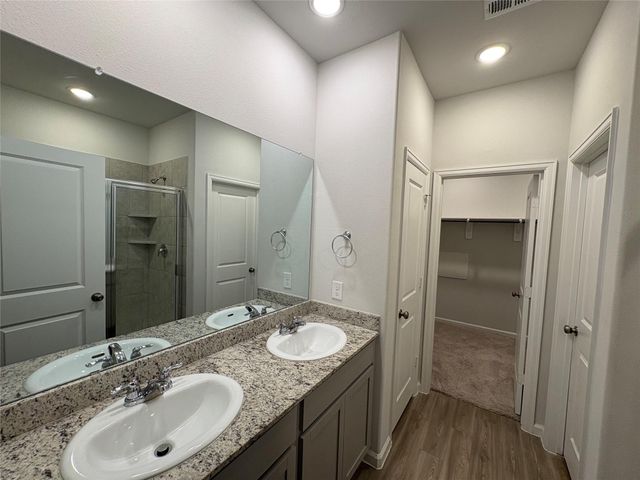 56 Valiant Ridge Trail, Magnolia, TX 77354