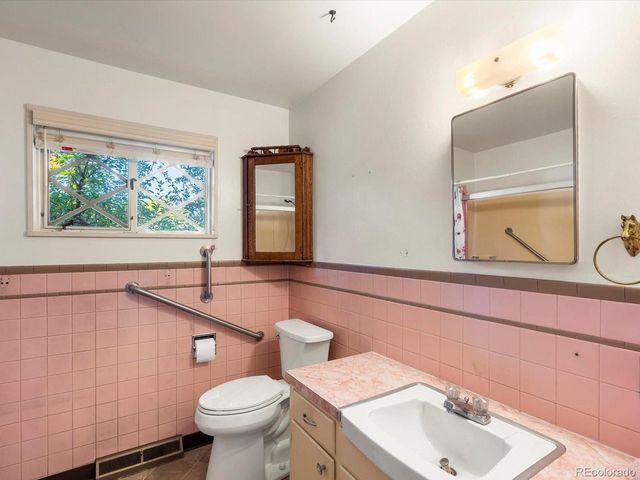 9815 W 37th Ave, Wheat Ridge, CO 80033