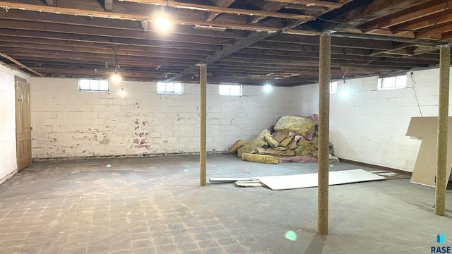 400 6th St Street, Hudson, SD 57034