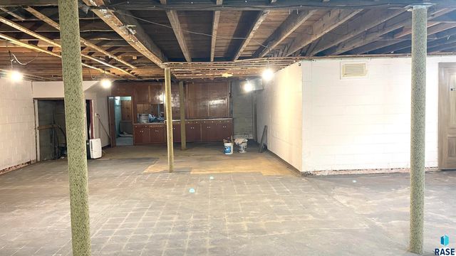 400 6th St Street, Hudson, SD 57034