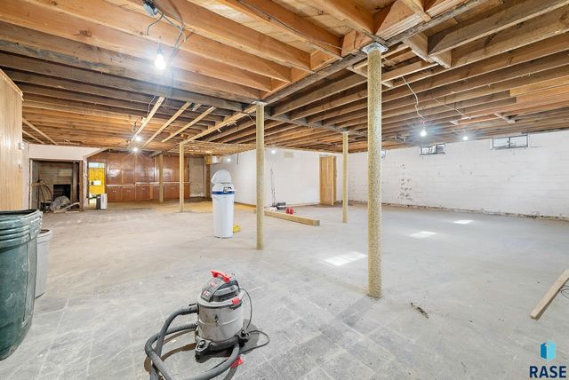 400 6th St Street, Hudson, SD 57034