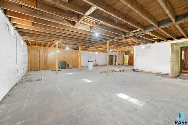 400 6th St Street, Hudson, SD 57034