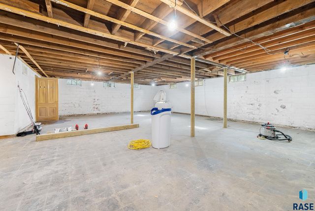 400 6th St Street, Hudson, SD 57034