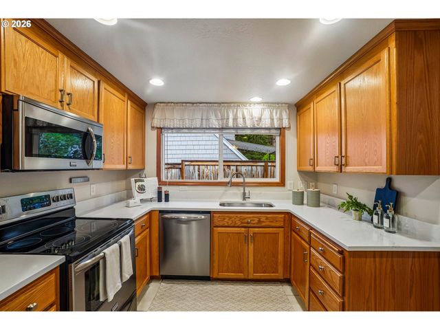 13825 Sw HART Rd, Beaverton, OR 97008