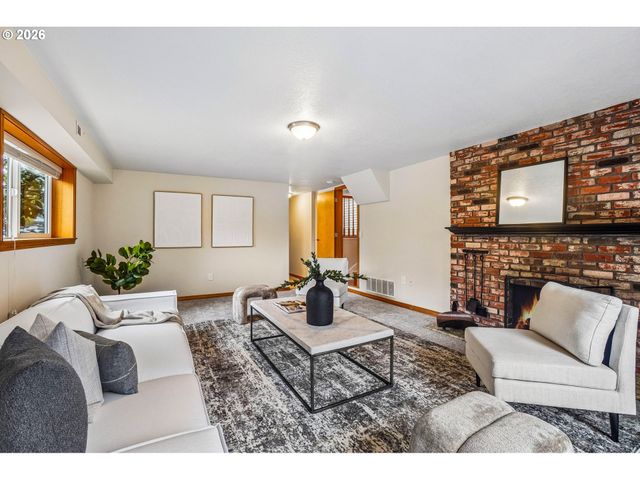 13825 Sw HART Rd, Beaverton, OR 97008