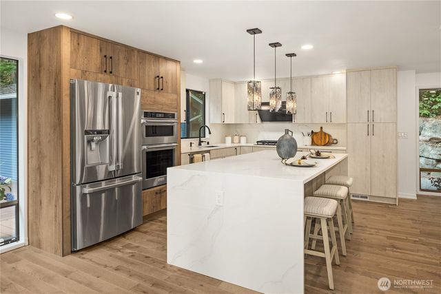 3718 130th Avenue NE, Bellevue, WA 98005