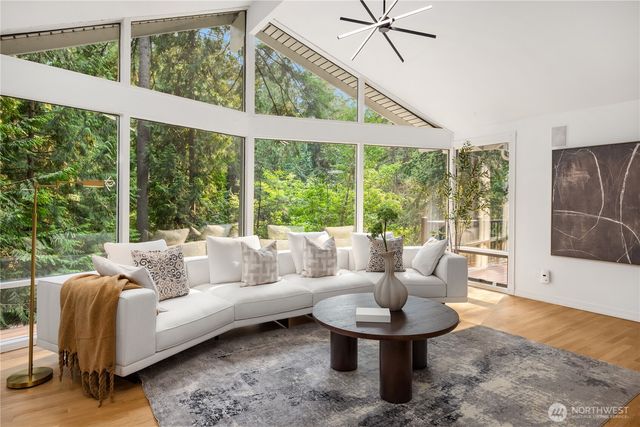 3718 130th Avenue NE, Bellevue, WA 98005