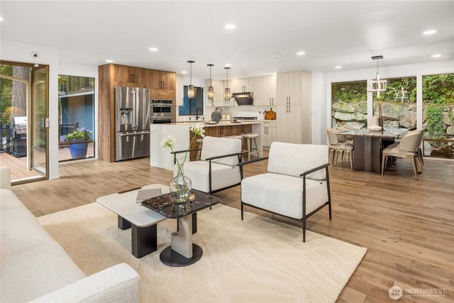 3718 130th Avenue NE, Bellevue, WA 98005
