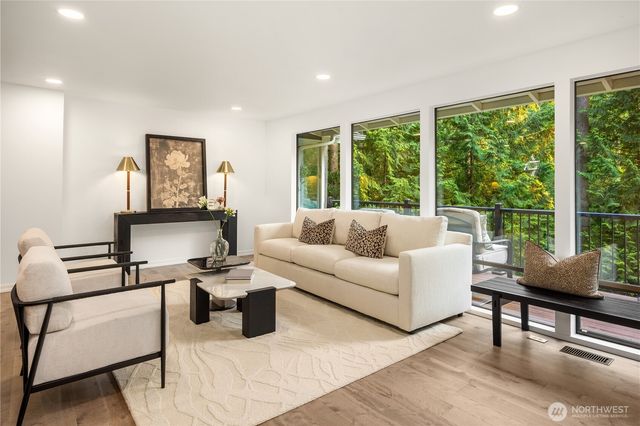 3718 130th Avenue NE, Bellevue, WA 98005