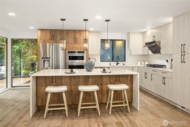 3718 130th Avenue NE, Bellevue, WA 98005