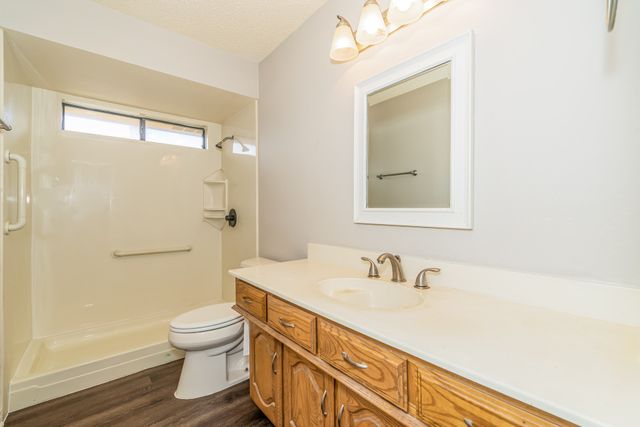 700 Robin Meadow Drive, Desoto, TX 75115