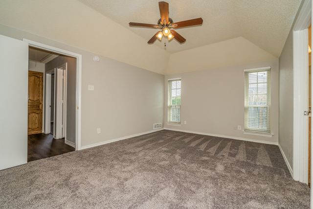 700 Robin Meadow Drive, Desoto, TX 75115